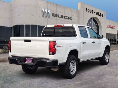 Used 2024 Chevrolet Colorado W/T w/ WT Convenience Package II AWD/4WD image 5
