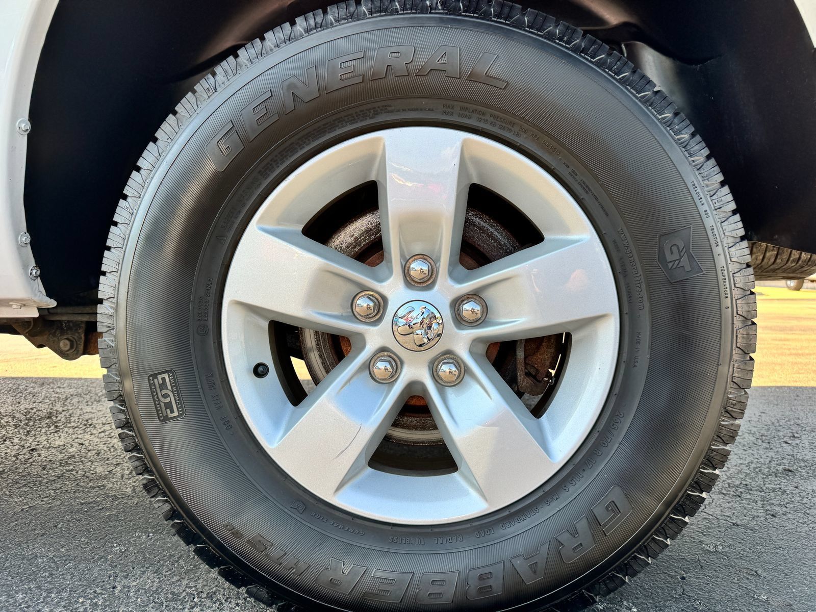 Used 2018 RAM 1500 Classic SLT AWD/4WD image 33