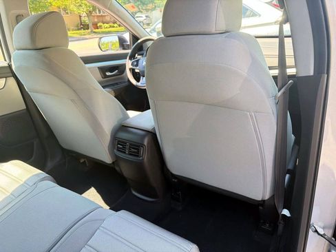 Used 2018 Honda CR-V LX image 12