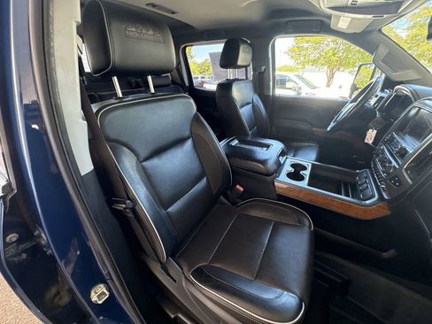 Used 2018 Chevrolet Silverado 2500 High Country w/ Duramax Plus Package AWD/4WD image 28