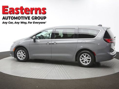 Used 2023 Chrysler Pacifica Touring-L FWD image 64