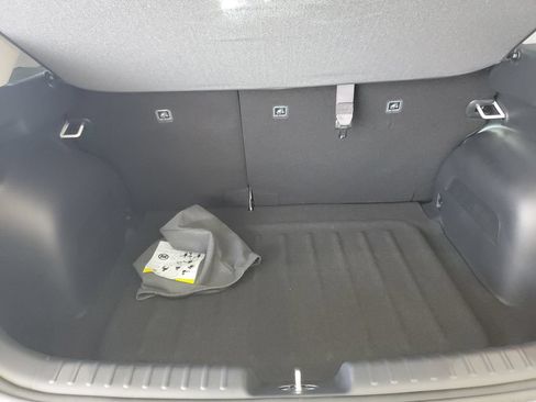 Certified 2026 Kia Niro LX FWD image 10
