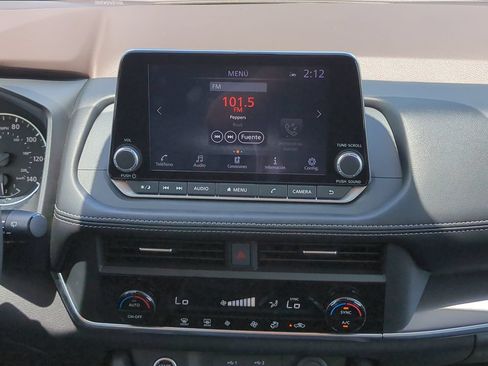 Used 2023 Nissan Rogue SV FWD image 18