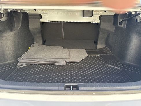 Used 2018 Toyota Camry L image 10