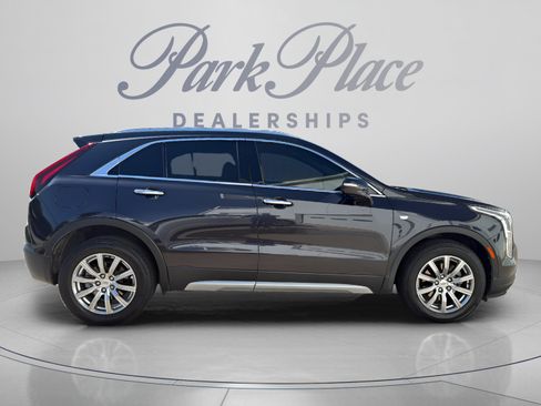 Used 2022 Cadillac XT4 Premium Luxury w/ Enhanced Visibility Package FWD image 7