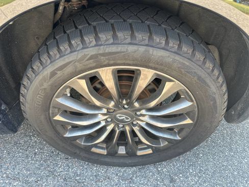 Used 2015 INFINITI QX80 Limited w/ All Season Package image 11