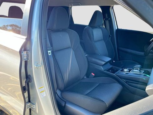 Used 2024 Mitsubishi Outlander ES image 25