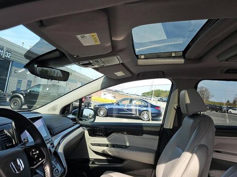 Used 2023 Honda Odyssey Touring image 9