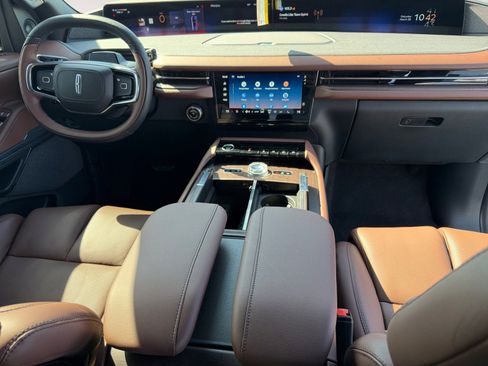 New 2026 Lincoln Navigator Reserve AWD/4WD image 10