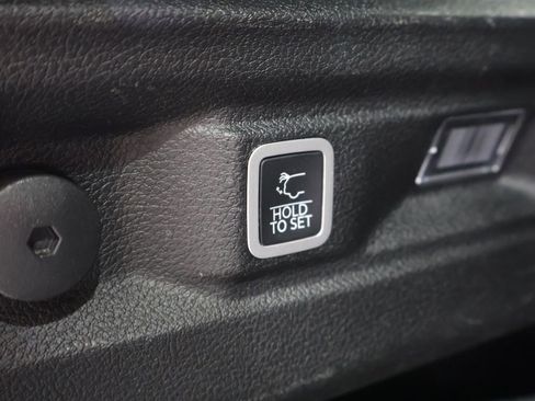 Used 2021 Jeep Grand Cherokee L Laredo image 21