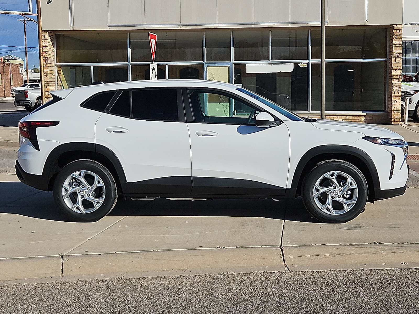 New 2026 Chevrolet Trax LS w/ LS Convenience Package FWD image 5