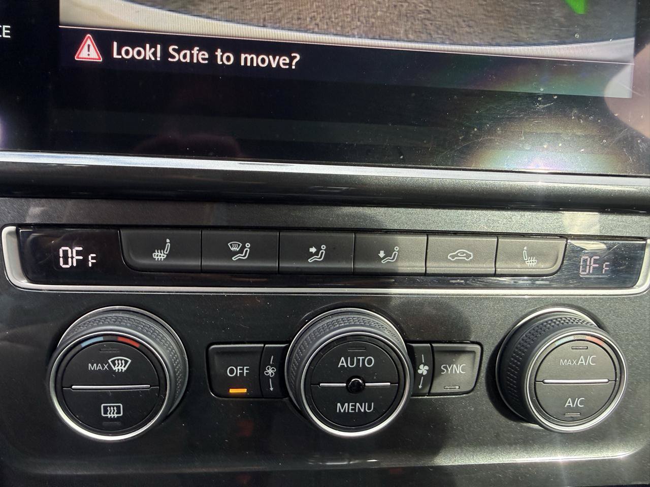 Used 2019 Volkswagen e-Golf SE w/ Driver Assistance Package FWD image 26