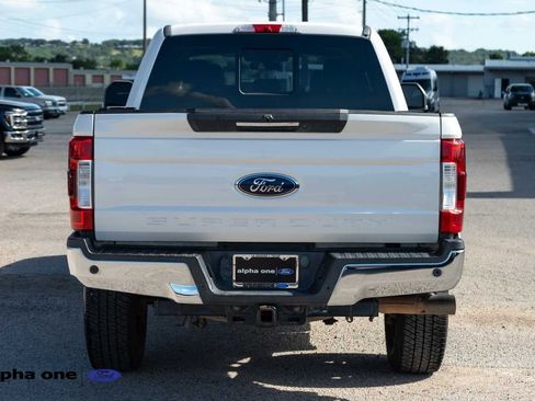 Used 2017 Ford F250 Lariat w/ Lariat Ultimate Package AWD/4WD image 7