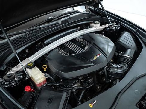 Used 2016 Cadillac CTS V w/ Luxury Package image 31