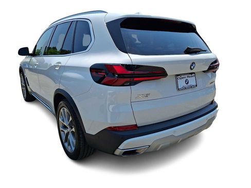 Used 2024 BMW X5 xDrive40i w/ Premium Package AWD/4WD image 4