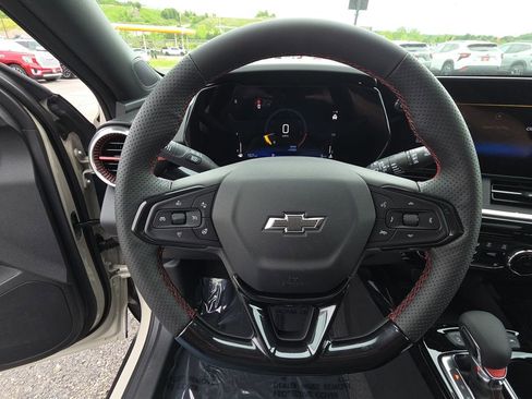 New 2026 Chevrolet Trax RS w/ Sunroof Package FWD image 17