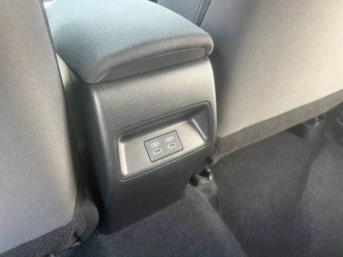 Used 2025 Toyota Corolla LE FWD image 26
