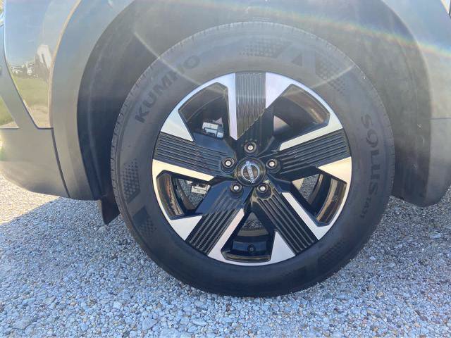 Used 2026 Nissan Kicks SR FWD image 16