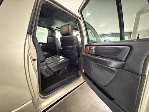Used 2017 Lincoln Navigator L Select AWD/4WD image 24