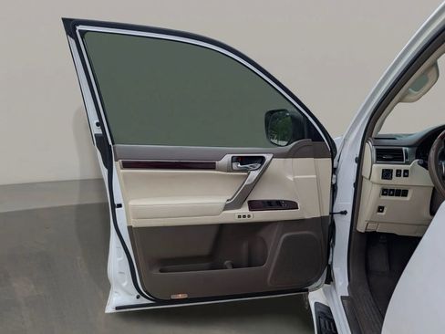 Used 2014 Lexus GX 460 w/ Premium Package AWD/4WD image 16
