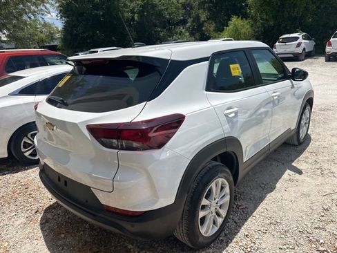Used 2023 Chevrolet TrailBlazer LS FWD image 17