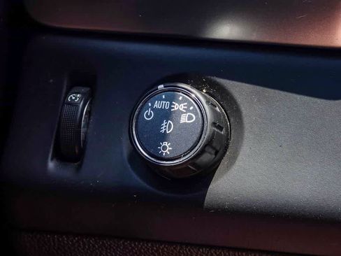 Used 2019 Chevrolet Suburban LT w/ LT Signature Package image 27