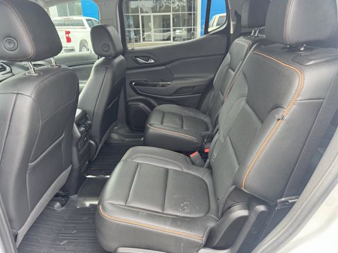 Used 2023 GMC Acadia AT4 w/ Technology Package image 9