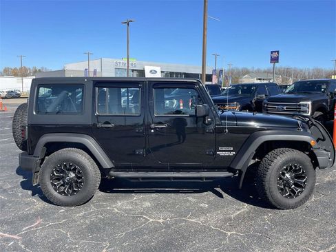 Used 2016 Jeep Wrangler Unlimited Sport w/ Connectivity Group image 2