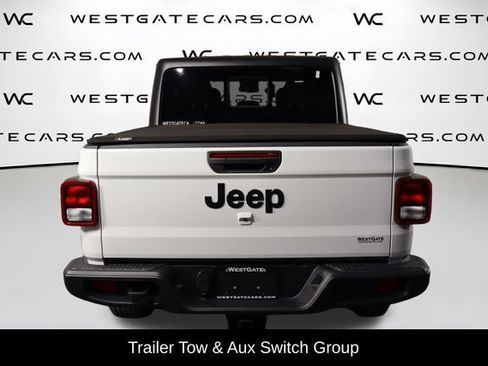 Used 2024 Jeep Gladiator Sport AWD/4WD image 4
