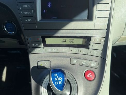 Used 2014 Toyota Prius Two image 17