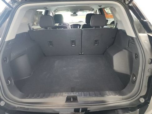 Used 2024 GMC Terrain SLE AWD/4WD image 11