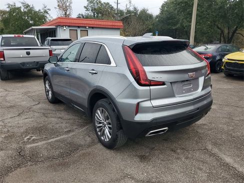 Used 2024 Cadillac XT4 Premium Luxury image 3
