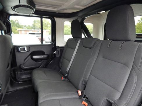 Used 2019 Jeep Wrangler Unlimited Sport S image 27