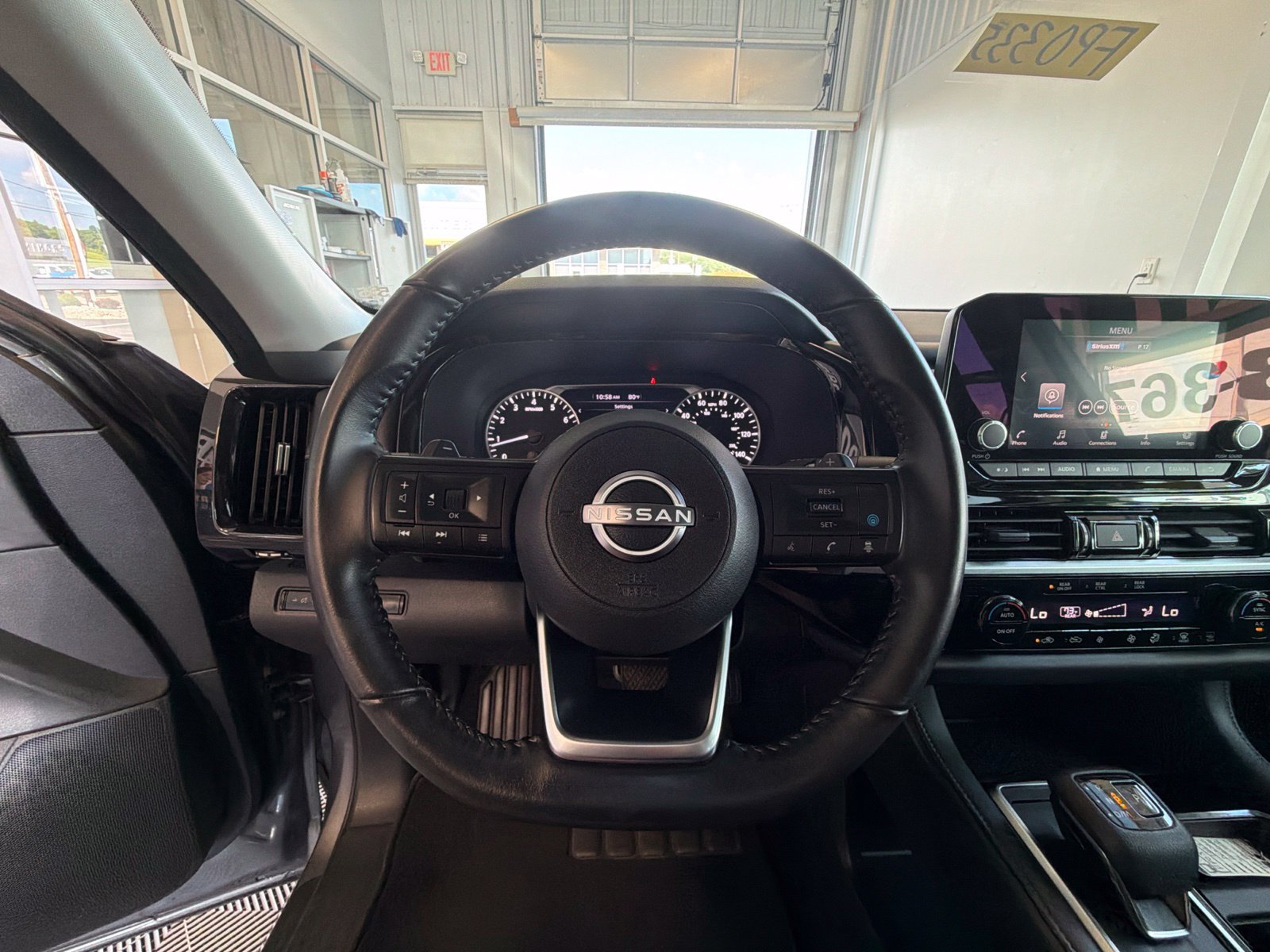 Used 2025 Nissan Pathfinder SV AWD/4WD image 21