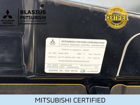 Used 2025 Mitsubishi Outlander AWD image 49