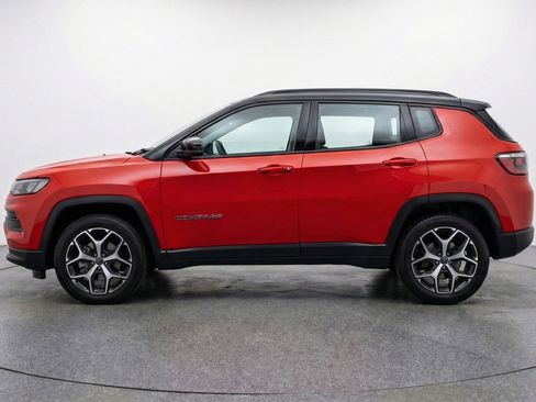 Used 2025 Jeep Compass Limited AWD/4WD image 5
