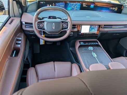 New 2026 Lincoln Navigator Reserve AWD/4WD image 13