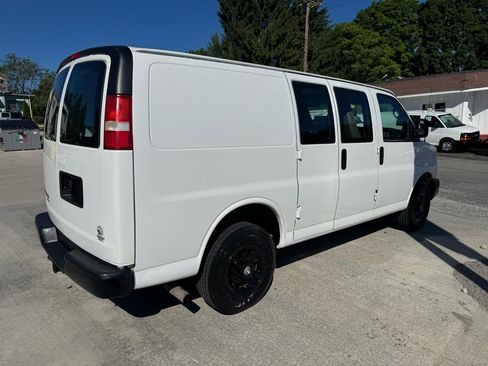 Used 2013 Chevrolet Express 2500 RWD image 5