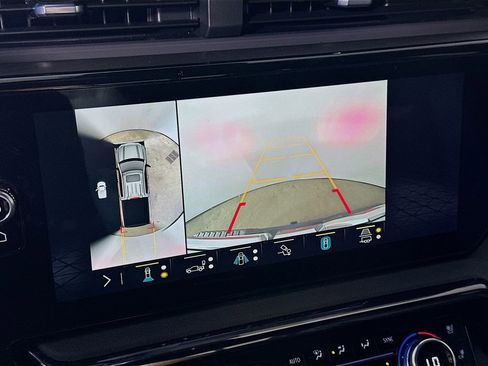 Used 2023 GMC Sierra 1500 AT4 w/ AT4 Preferred Package image 10