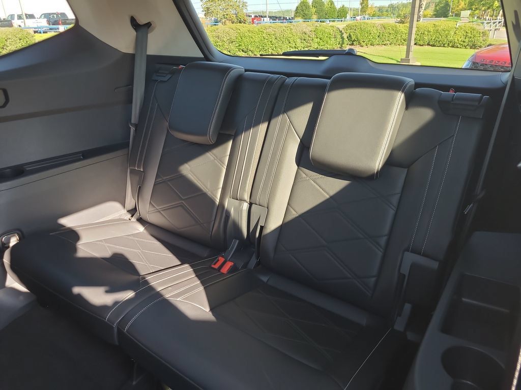 Used 2024 Volkswagen Atlas SE FWD image 14