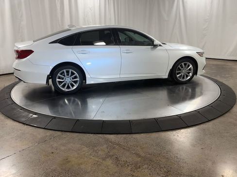 Used 2022 Honda Accord LX image 3