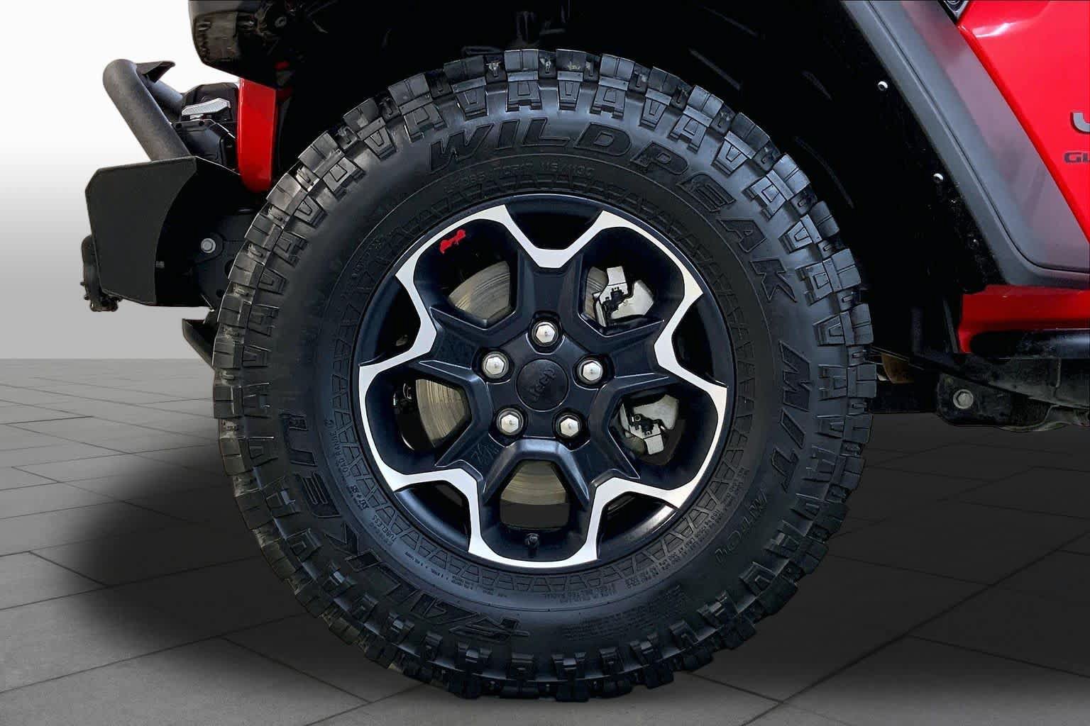 Used 2023 Jeep Gladiator Rubicon w/ LED Lighting Group AWD/4WD image 10