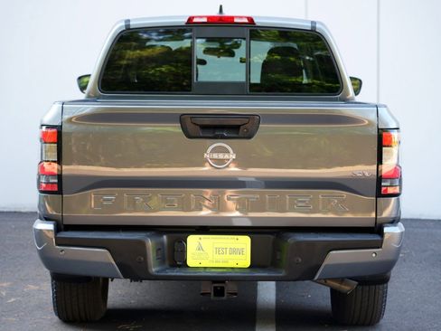 Used 2022 Nissan Frontier SV RWD image 44