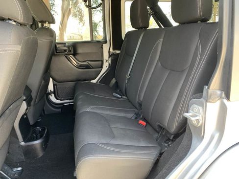 Used 2016 Jeep Wrangler Unlimited Sahara w/ Connectivity Group image 22