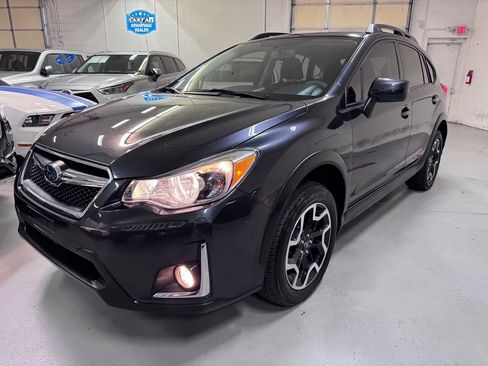 Used 2016 Subaru Crosstrek 2.0i Premium w/ Moonroof Package AWD/4WD image 7