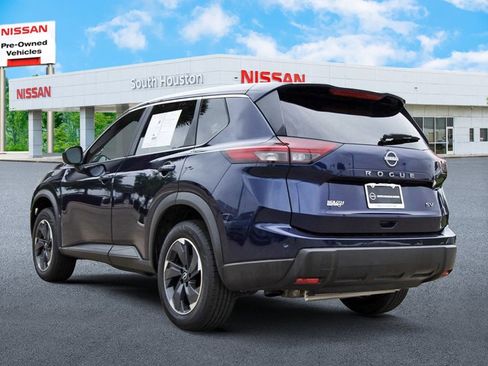 Used 2024 Nissan Rogue SV FWD image 3