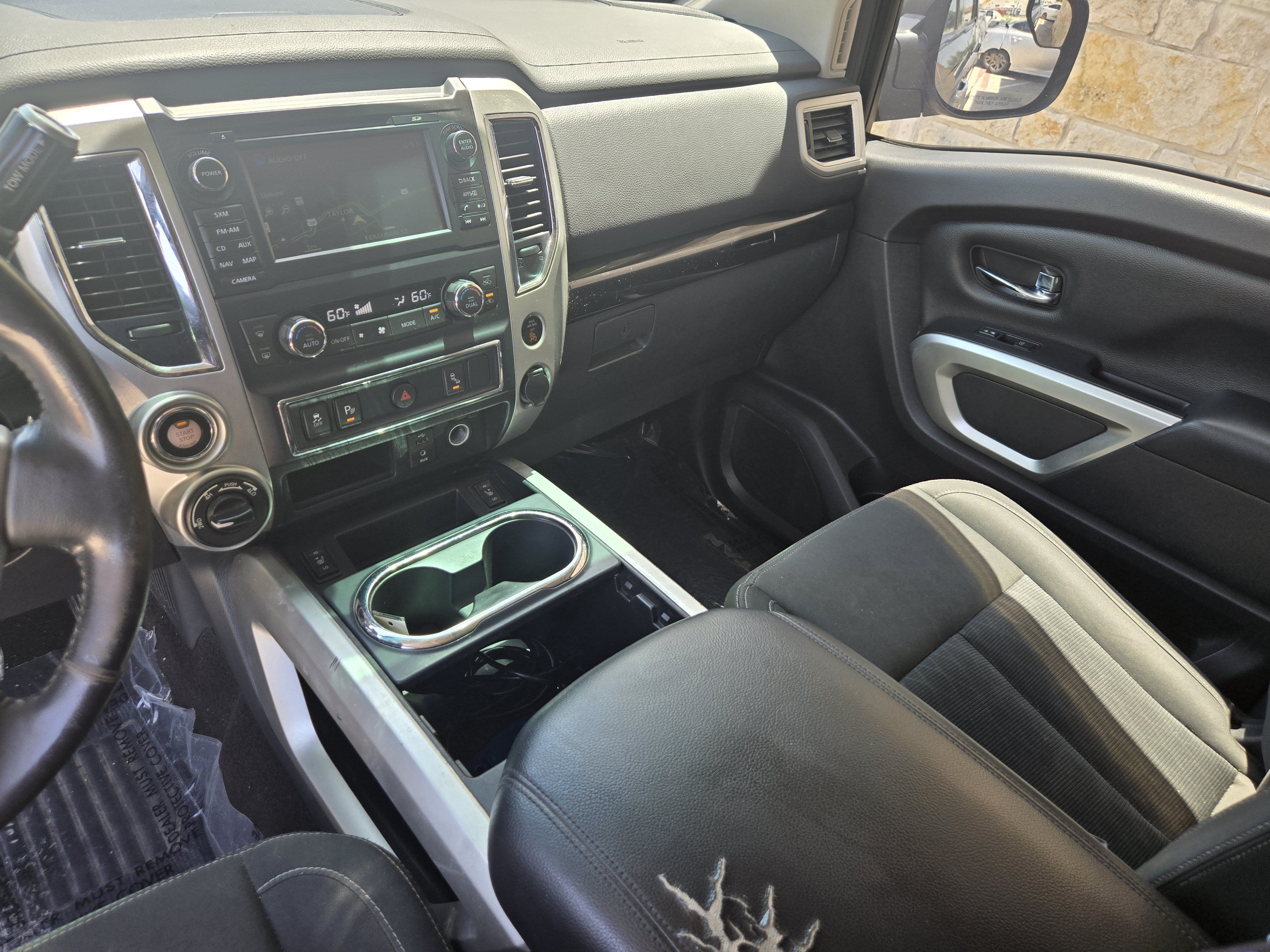 Used 2017 Nissan Titan SV AWD/4WD image 13