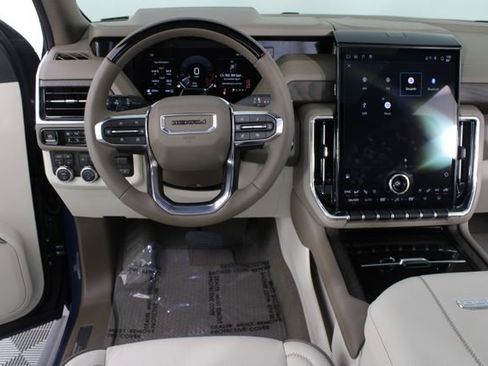 Used 2026 GMC Yukon Denali w/ Denali Reserve Package image 14