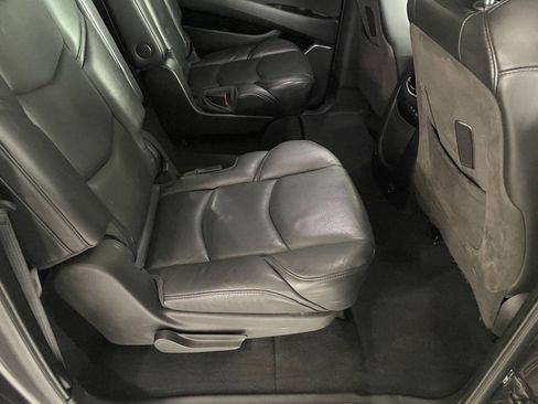 Used 2018 Cadillac Escalade ESV Platinum image 30