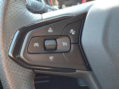 Used 2021 Chevrolet TrailBlazer RS w/ Technology Package FWD image 24
